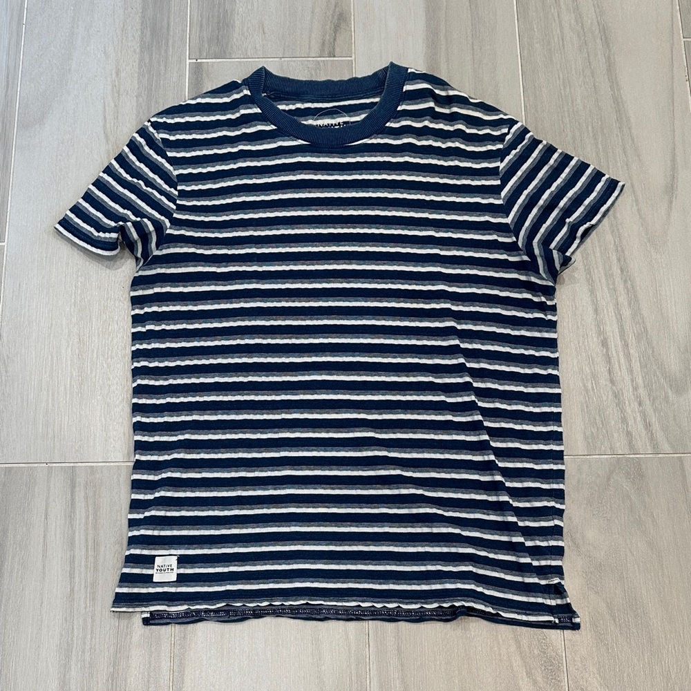 Native Youth Navy Striped Men's Crewneck Tee Shirt Size Large